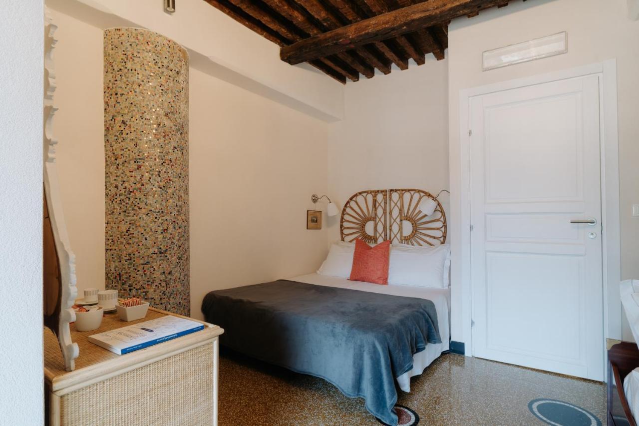 Le Stanze Del Piccadilly Hostel Генуа Екстериор снимка