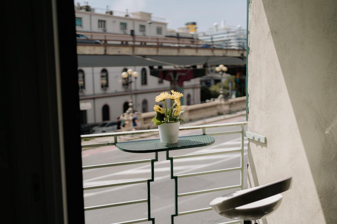 Le Stanze Del Piccadilly Hostel Генуа Екстериор снимка
