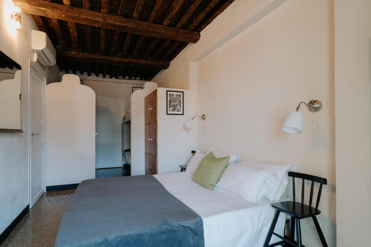 Le Stanze Del Piccadilly Hostel Генуа Екстериор снимка