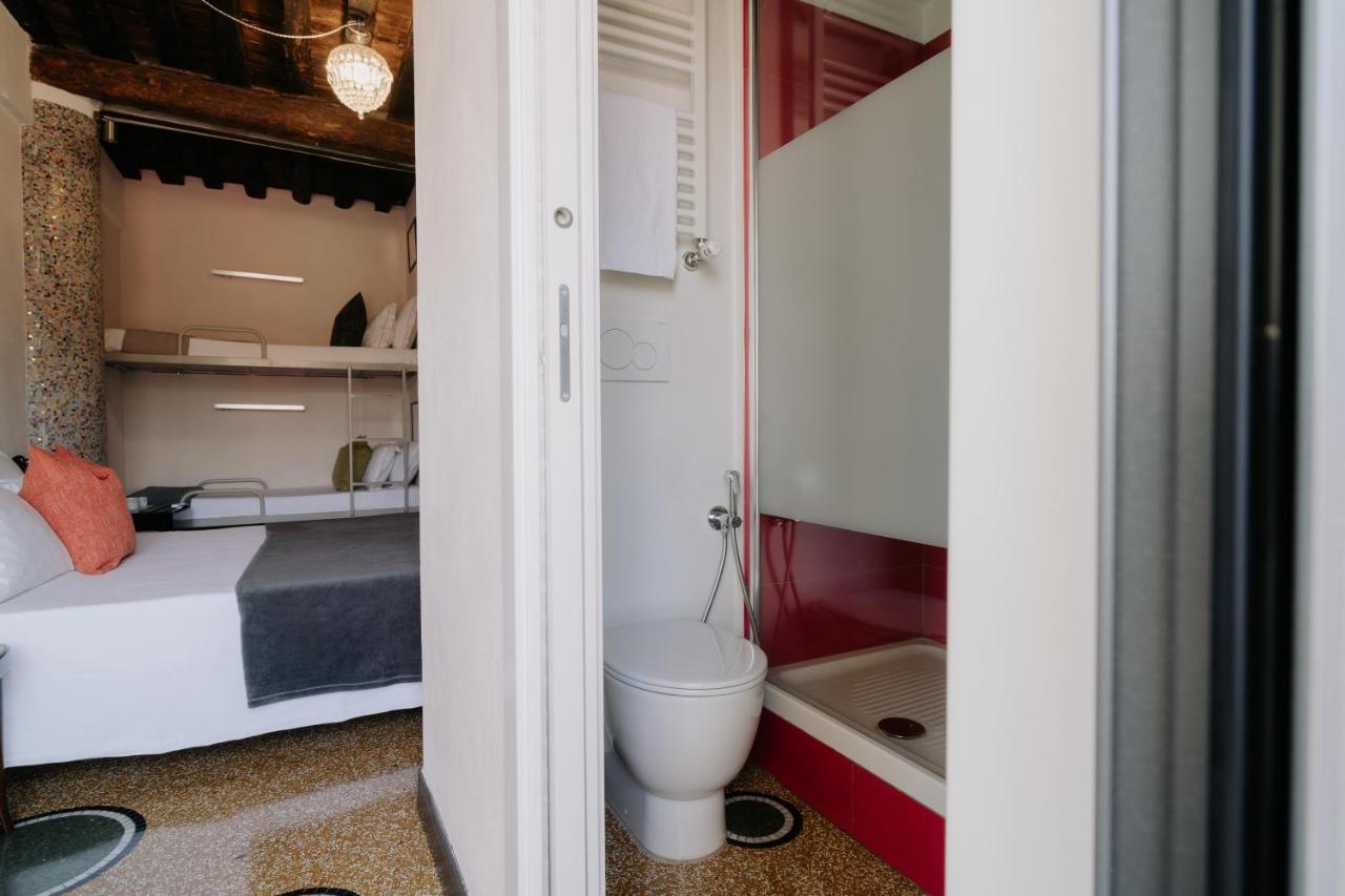 Le Stanze Del Piccadilly Hostel Генуа Екстериор снимка