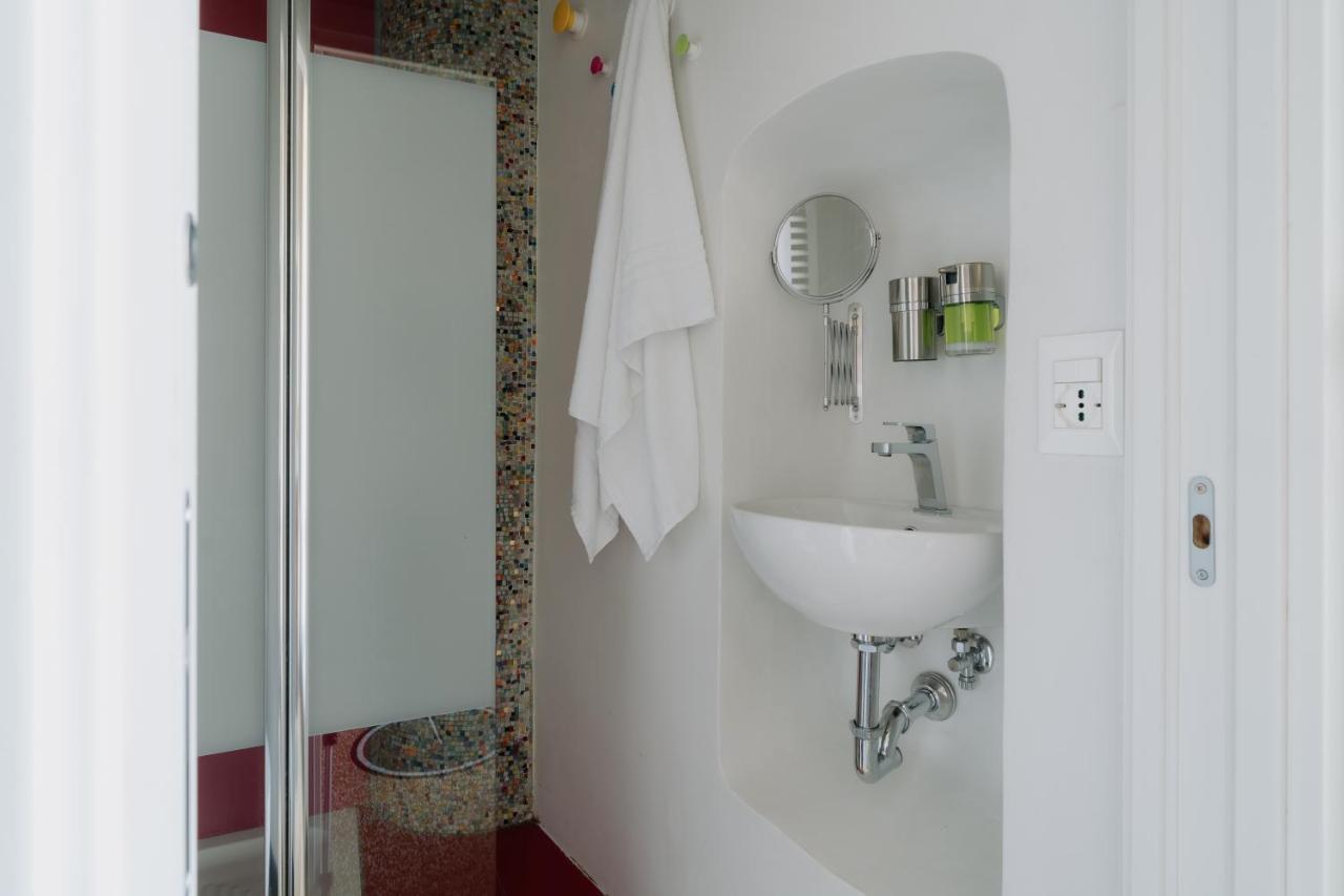 Le Stanze Del Piccadilly Hostel Генуа Екстериор снимка