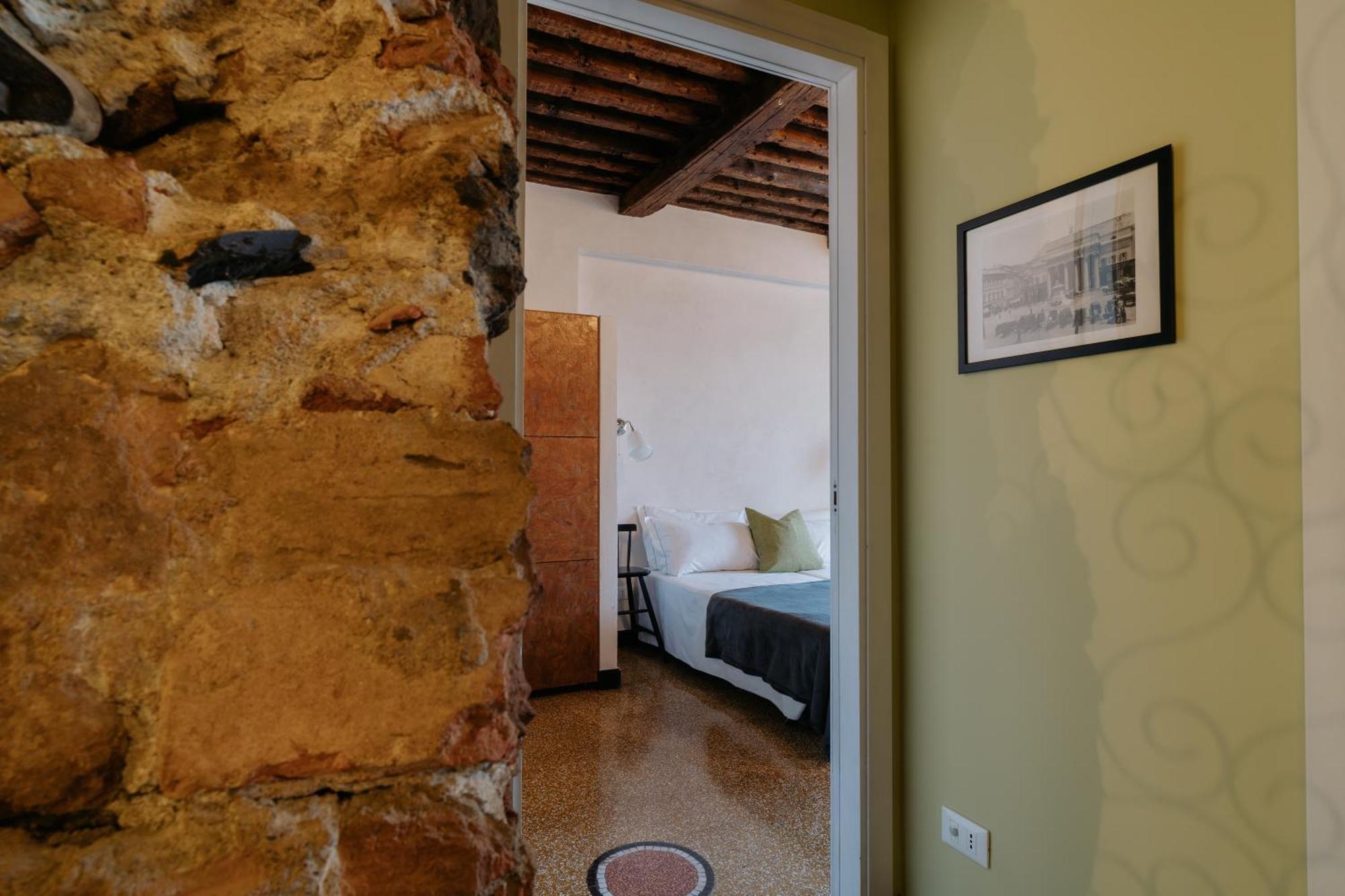 Le Stanze Del Piccadilly Hostel Генуа Екстериор снимка