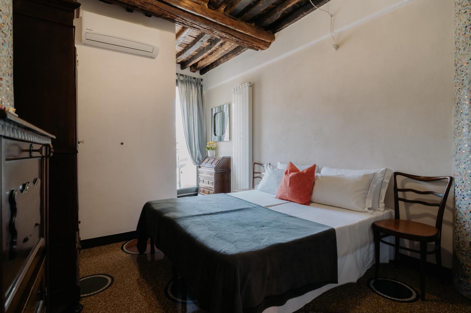 Le Stanze Del Piccadilly Hostel Генуа Екстериор снимка